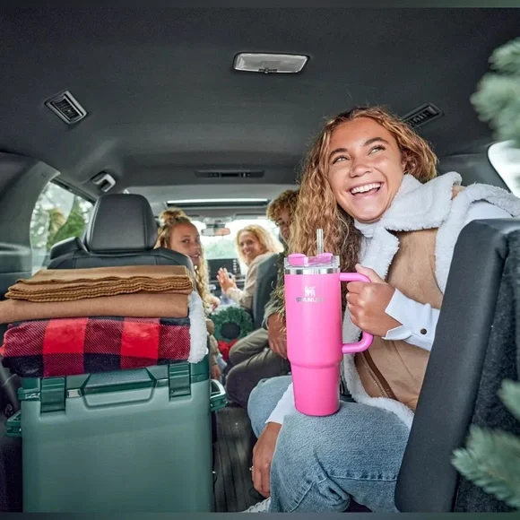 🎉LAST PIECE🎉 Stanley 30 oz. Quencher H2.0 FlowState Tumbler Camelia - Picture 10 of 14